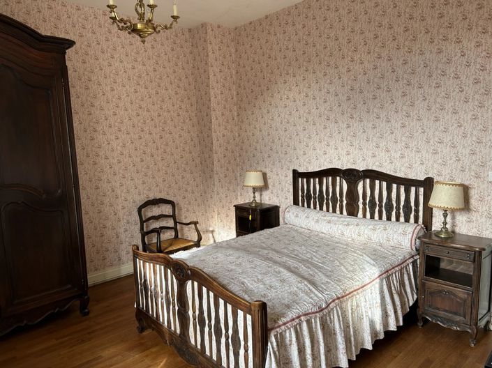 Image No.7-6 Bed House for sale