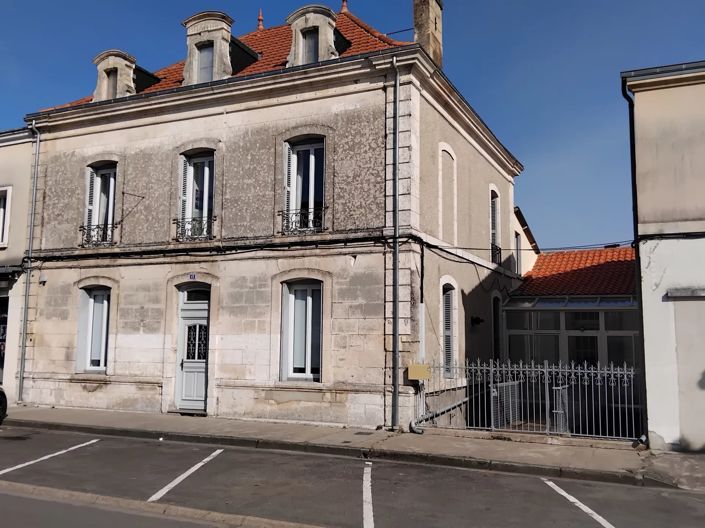 Image No.1-6 Bed House for sale