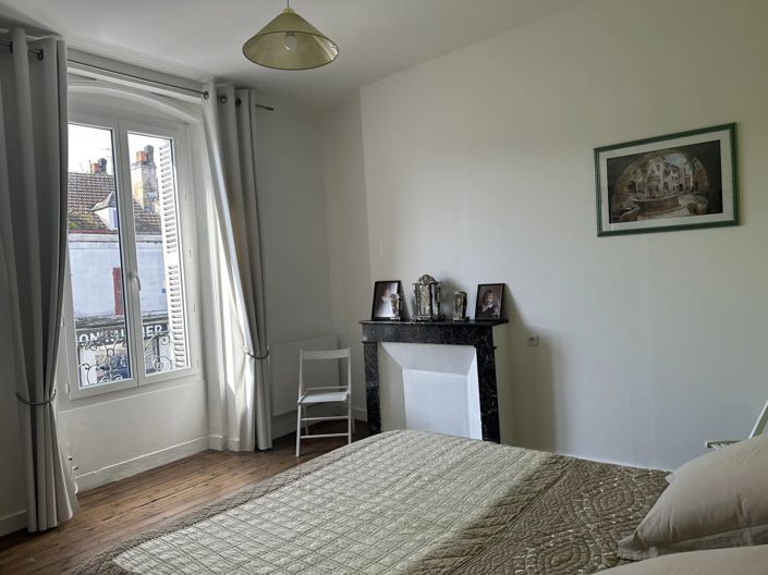 Image No.10-6 Bed House for sale