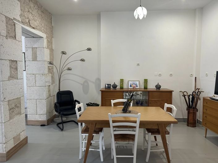 Image No.6-6 Bed House for sale