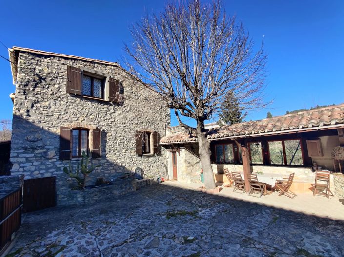 Image No.1-4 Bed House for sale