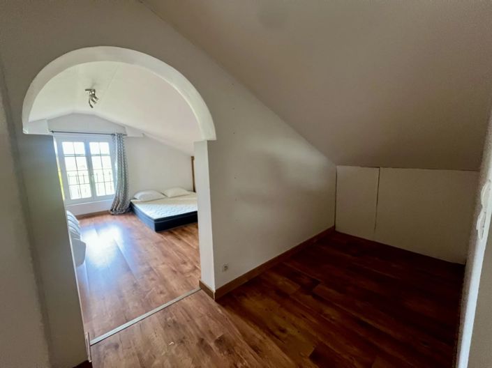 Image No.10-4 Bed House for sale