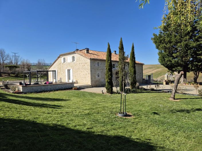 Image No.1-4 Bed House for sale