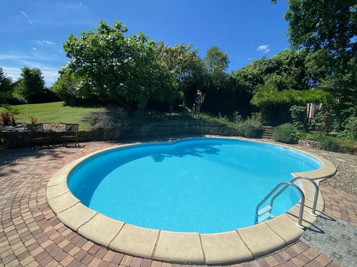 Image No.2-4 Bed House for sale