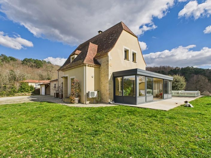 Image No.2-4 Bed House for sale