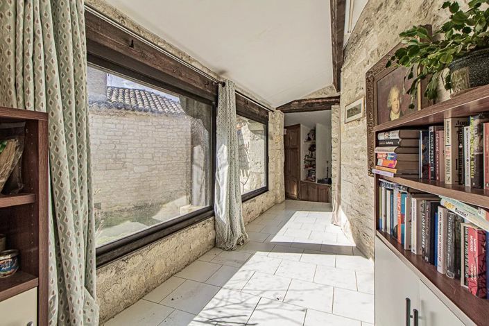 Image No.10-6 Bed Village House for sale