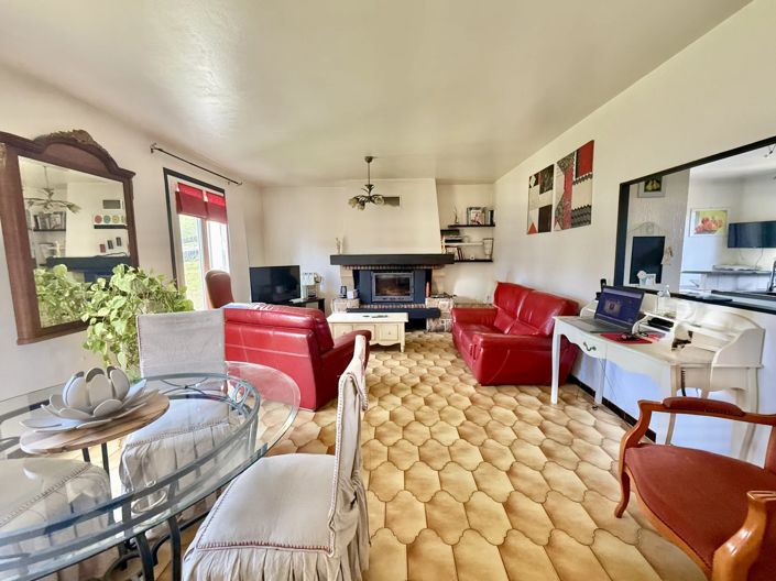 Image No.3-3 Bed House for sale