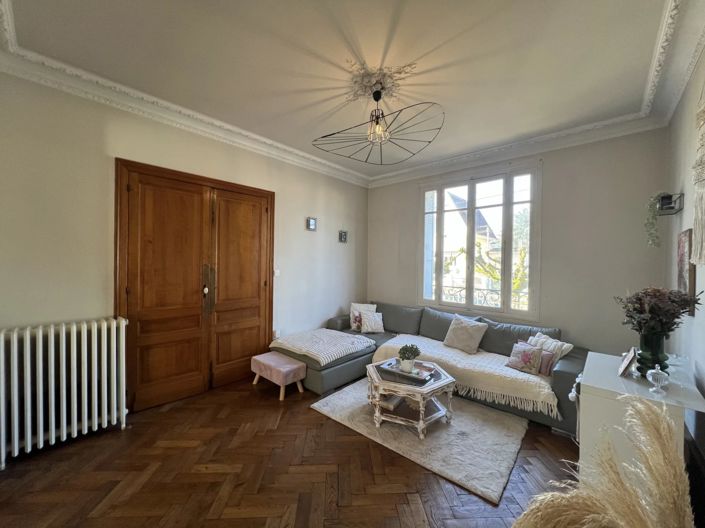 Image No.3-5 Bed House for sale