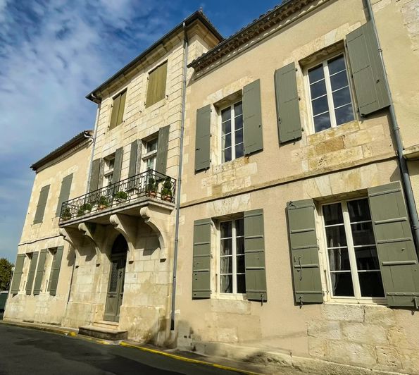 Image No.1-6 Bed House for sale