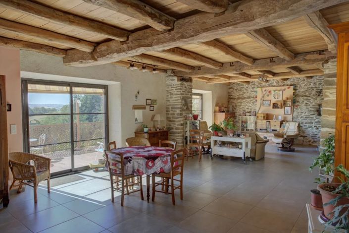 Image No.2-5 Bed House for sale