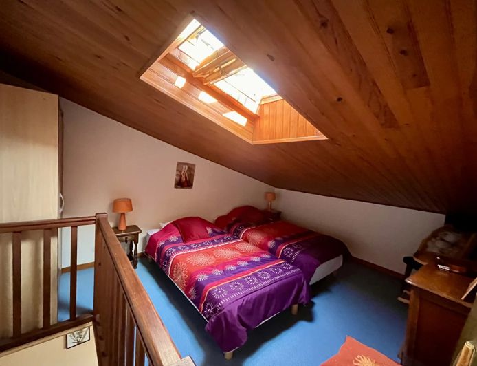 Image No.11-2 Bed House for sale