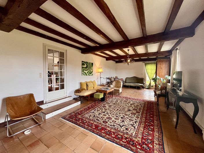 Image No.10-3 Bed House for sale