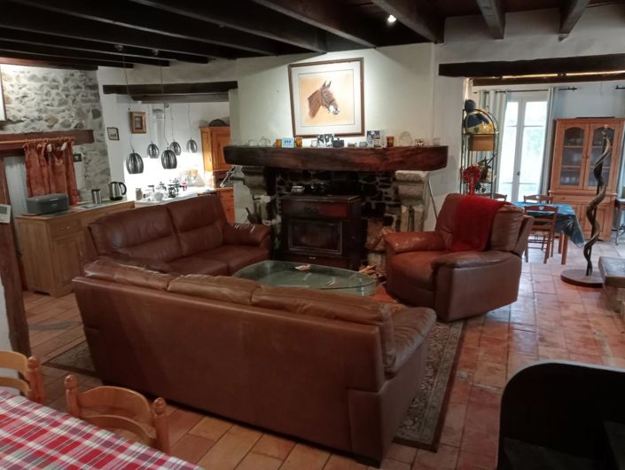 Image No.3-8 Bed House for sale