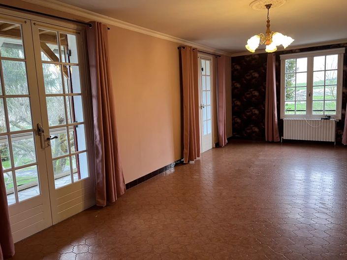 Image No.4-7 Bed Village House for sale