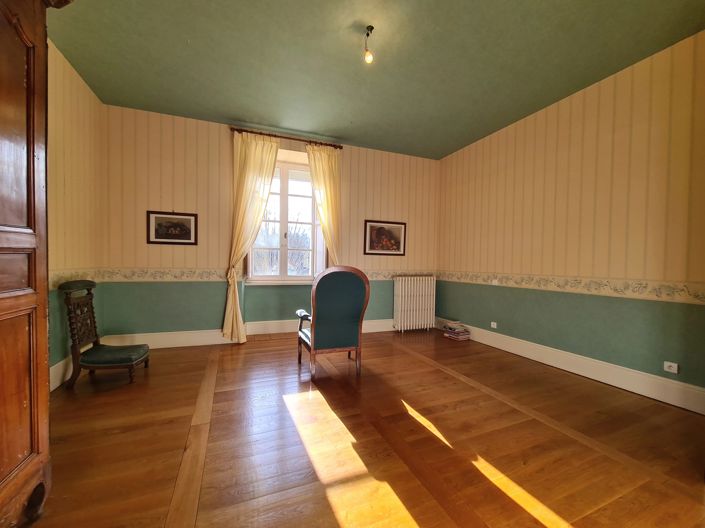 Image No.12-6 Bed House for sale