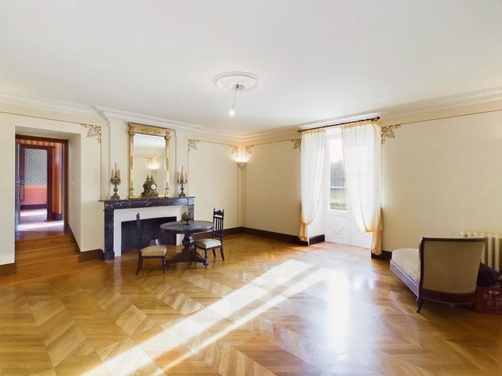 Image No.3-6 Bed House for sale