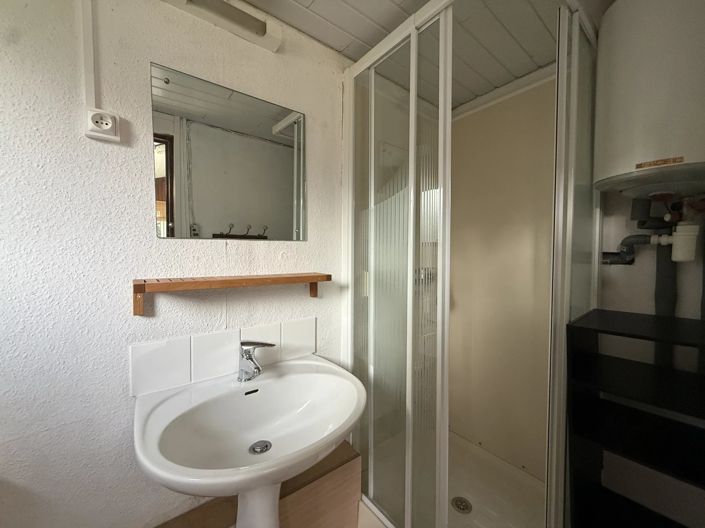 Image No.8-1 Bed House for sale