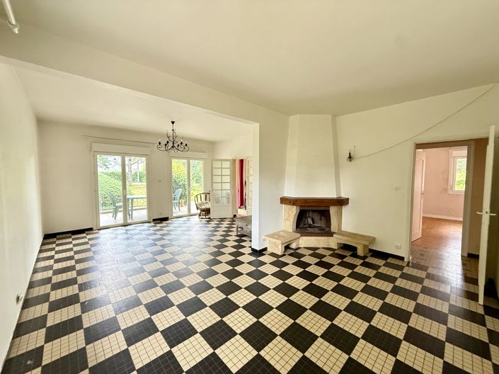 Image No.3-3 Bed House for sale