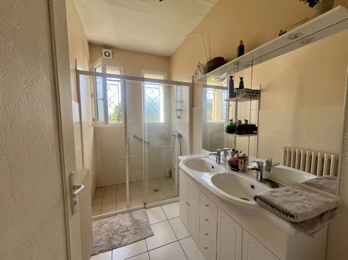 Image No.8-3 Bed House for sale