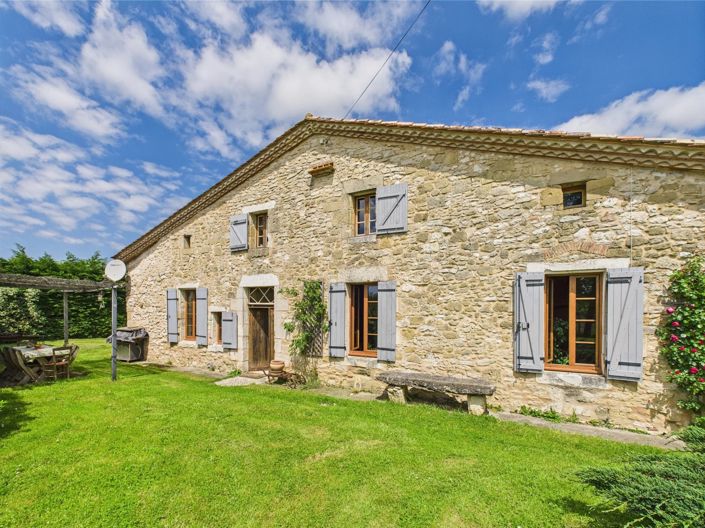 Image No.1-4 Bed House for sale