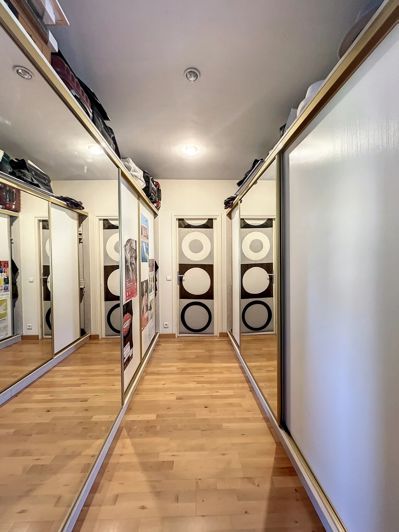 Image No.10-4 Bed Property for sale