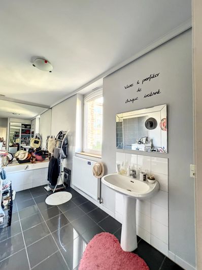 Image No.11-4 Bed Property for sale