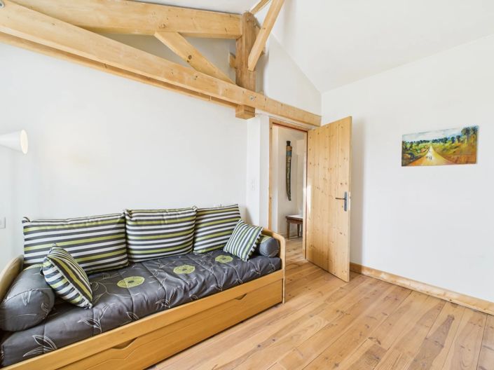 Image No.10-6 Bed House for sale