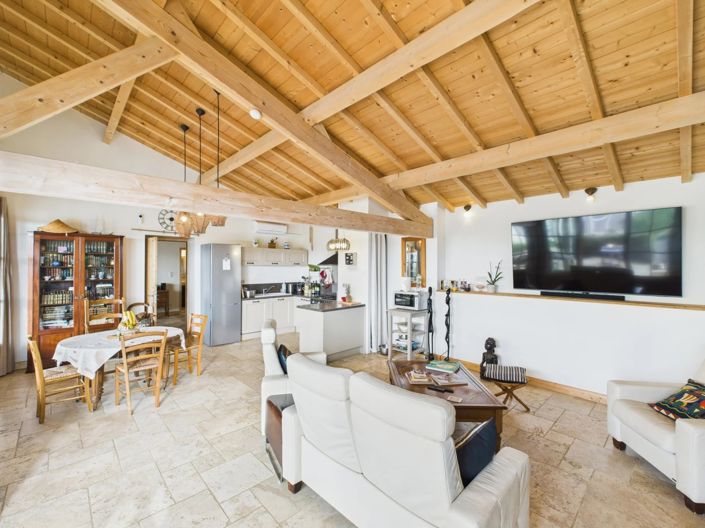 Image No.12-6 Bed House for sale