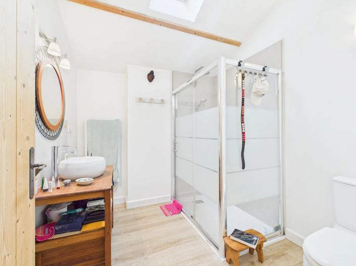 Image No.9-6 Bed House for sale