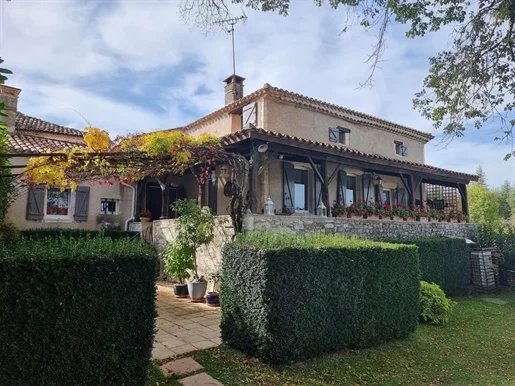 Image No.1-4 Bed House for sale