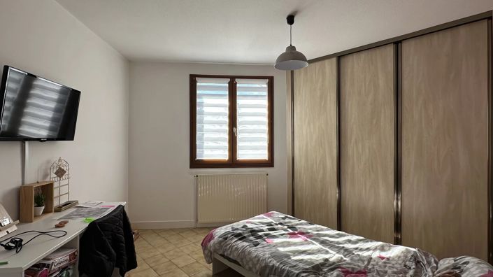 Image No.10-5 Bed House for sale