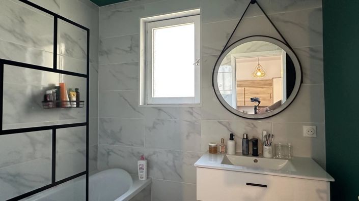 Image No.7-5 Bed House for sale