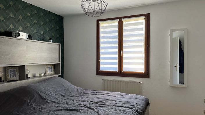 Image No.8-5 Bed House for sale