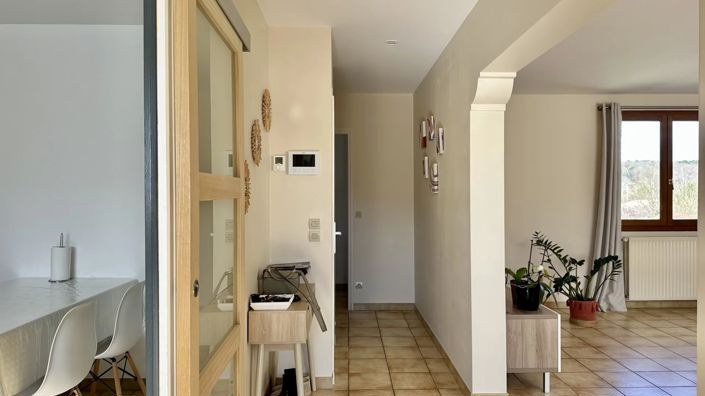 Image No.9-5 Bed House for sale