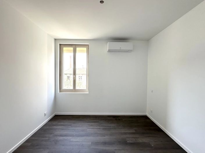 Image No.7-2 Bed House for sale