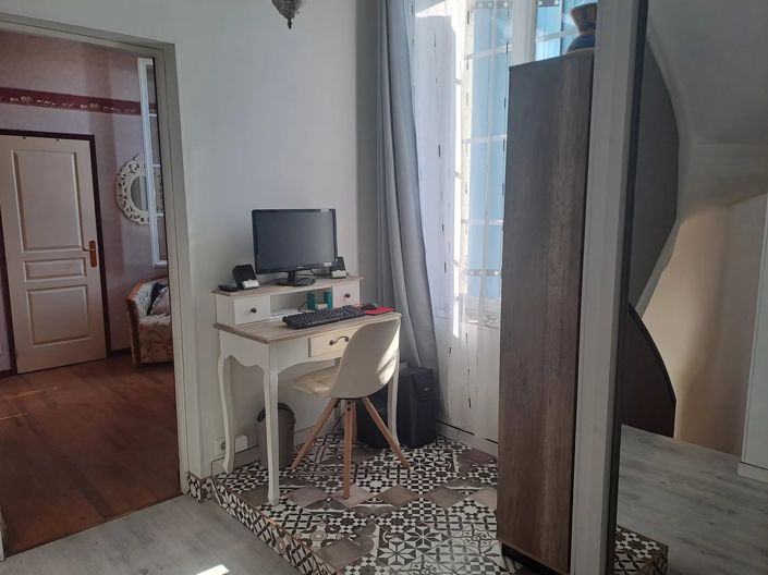 Image No.12-5 Bed House for sale