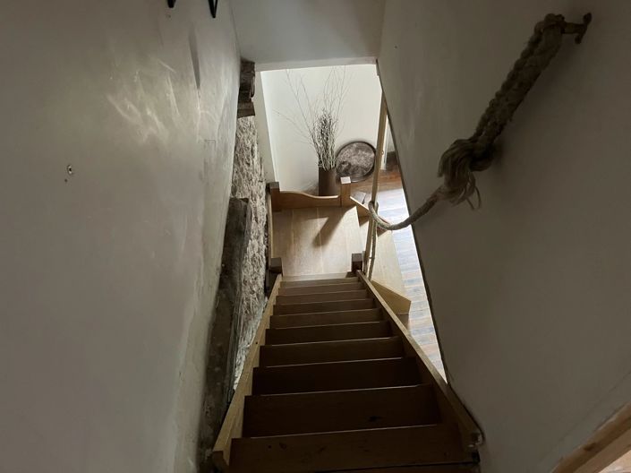 Image No.8-4 Bed House for sale