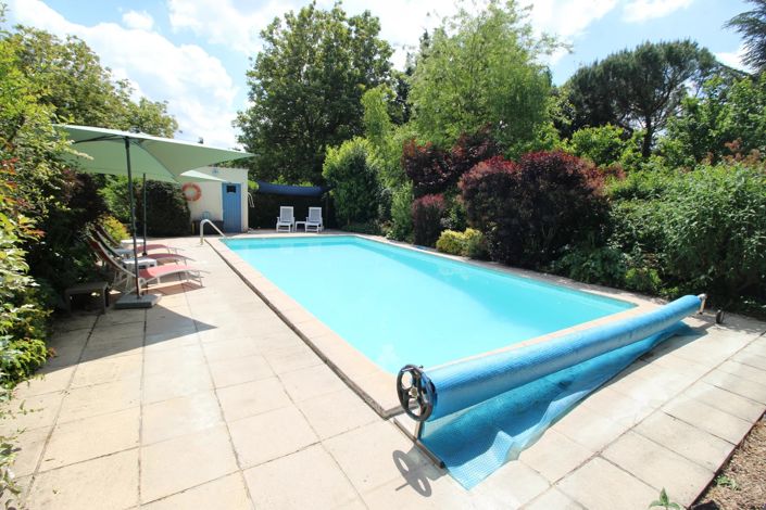 Image No.4-8 Bed House for sale