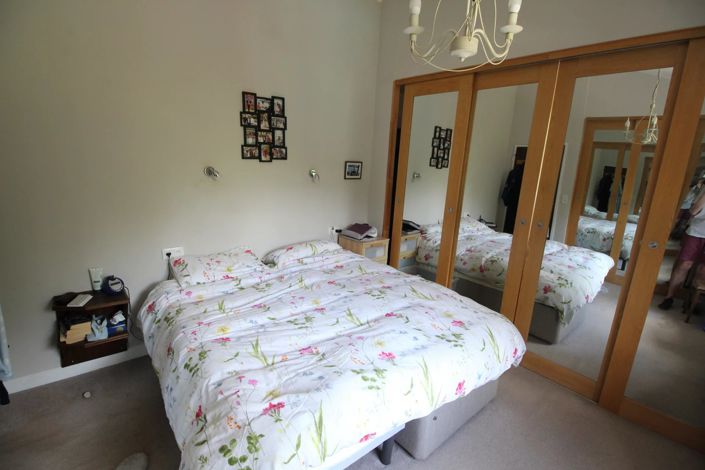 Image No.7-8 Bed House for sale