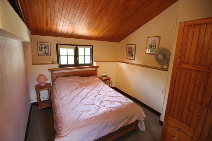 Image No.9-8 Bed House for sale