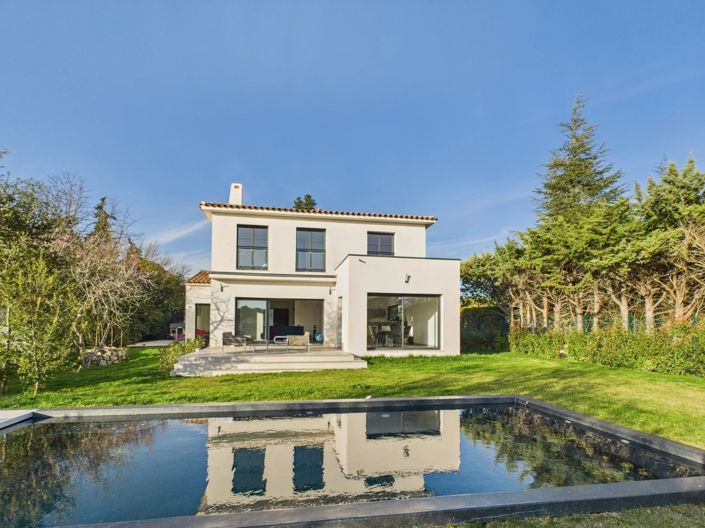 Image No.1-5 Bed House for sale