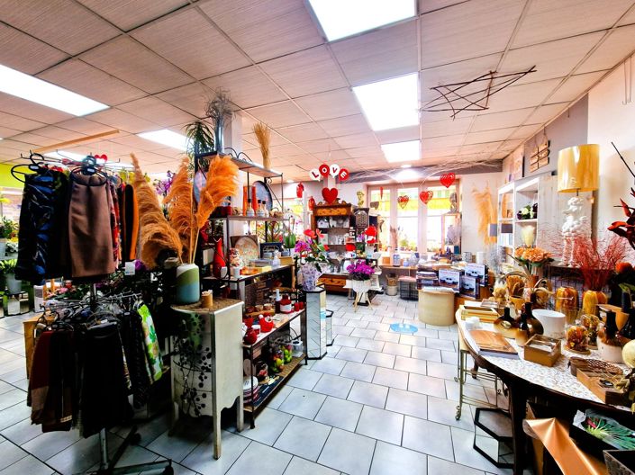 Image No.4-7 Bed Commercial for sale