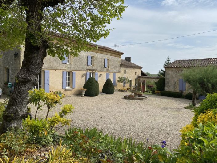 Image No.1-4 Bed House for sale