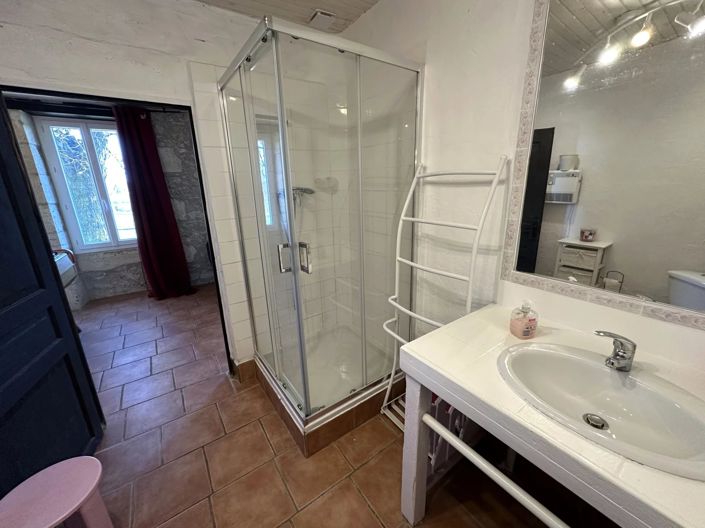 Image No.11-16 Bed House for sale