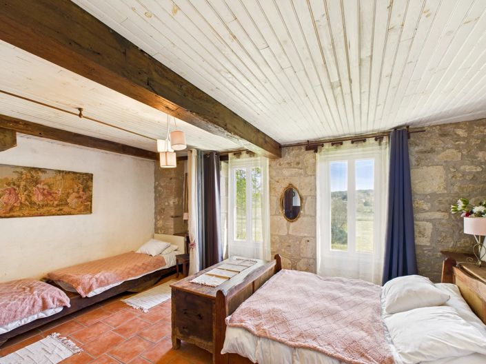 Image No.9-16 Bed House for sale