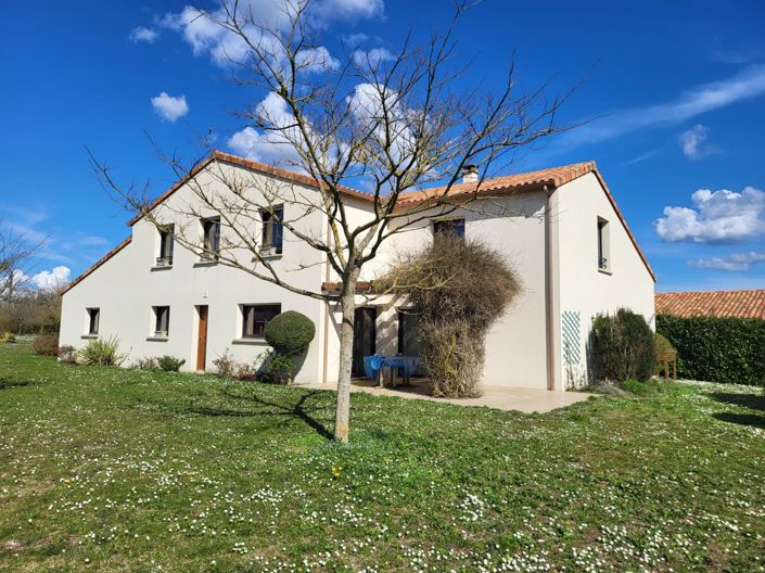 Image No.1-5 Bed House for sale
