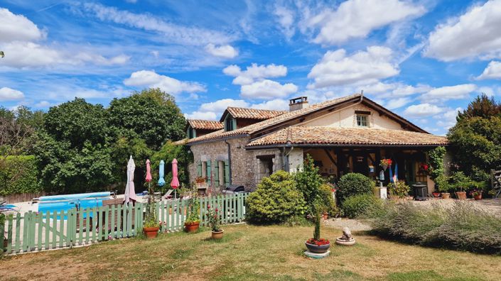 Image No.2-8 Bed House for sale