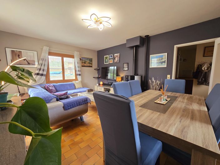 Image No.5-2 Bed House for sale