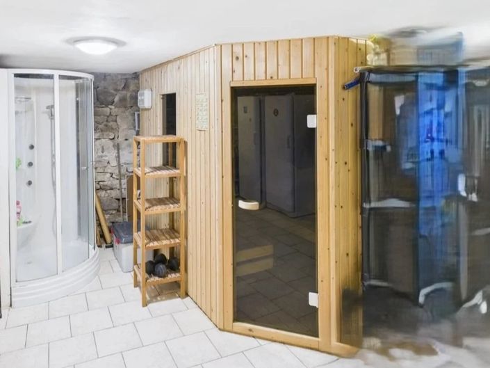 Image No.8-3 Bed House for sale