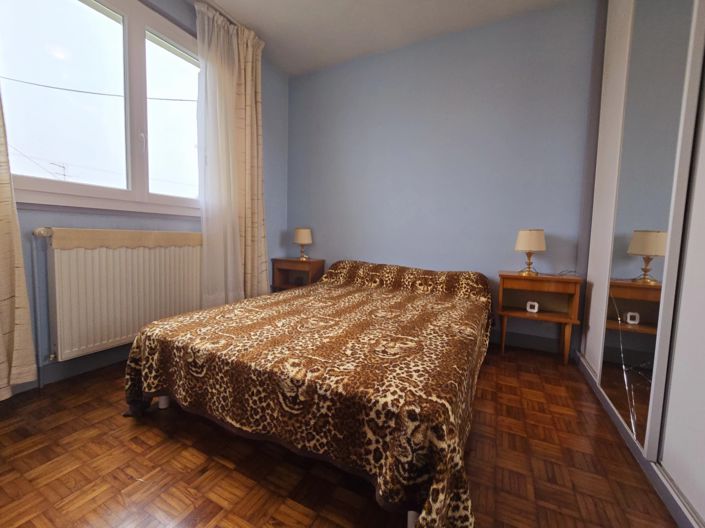 Image No.8-2 Bed House for sale